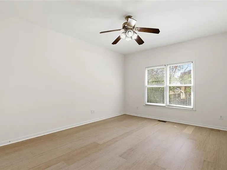 1702 Clay Brooke Ct SE — Photo 11