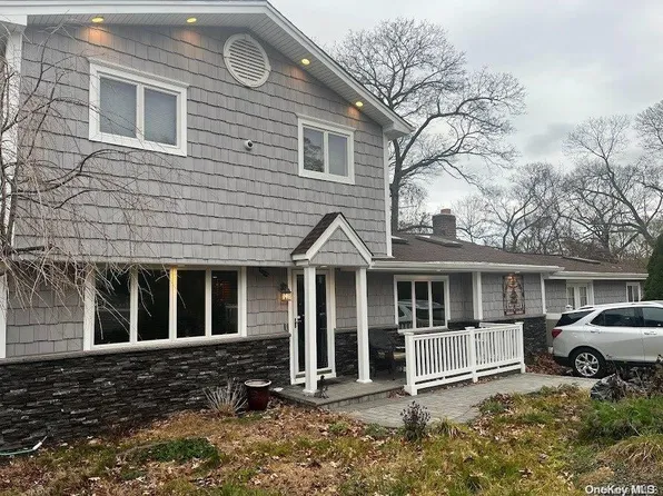 39 Bellaire Avenue, Selden, NY 11784