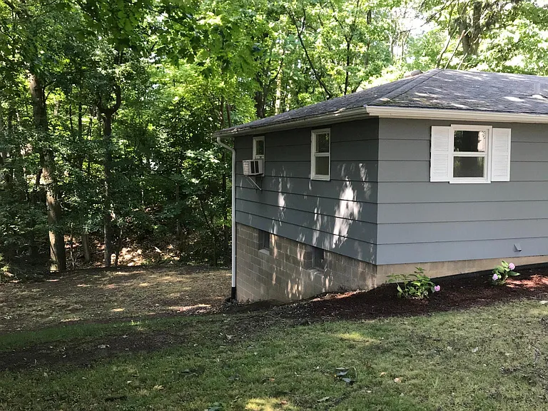 345 Russell Ave — Photo 23