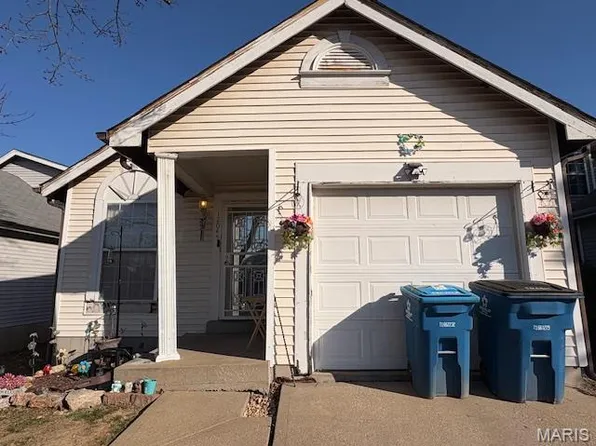 12045 Victorian Village Ct, Saint Louis, MO 63138