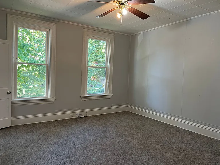 765 Park Ave — Photo 5