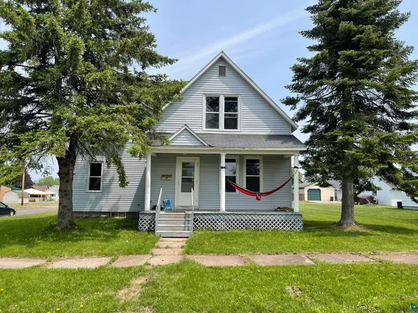 402 12th Ave E, Ashland, WI 54806