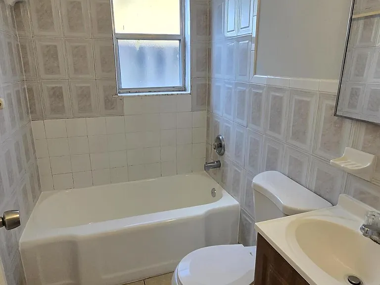 1012 NW 2nd Ave #6 — Photo 6