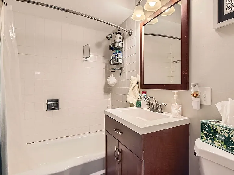 644 W Arlington Pl #2J — Photo 1