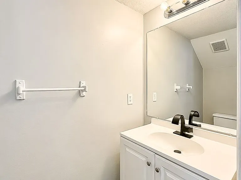 2827 Dayton Blvd #1 — Photo 15