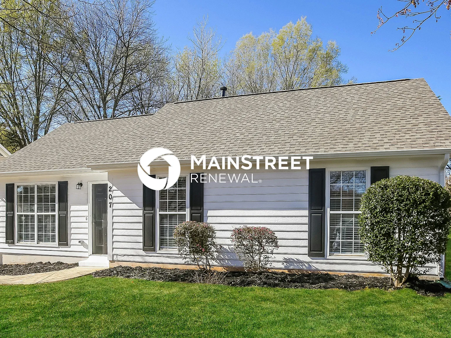 207 Lauren Dr — Photo 2