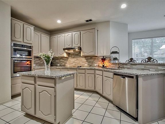 3rd image of 2413 Shetland Dr