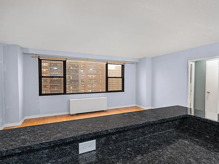 201 Saint Pauls Ave #11L — Photo 6