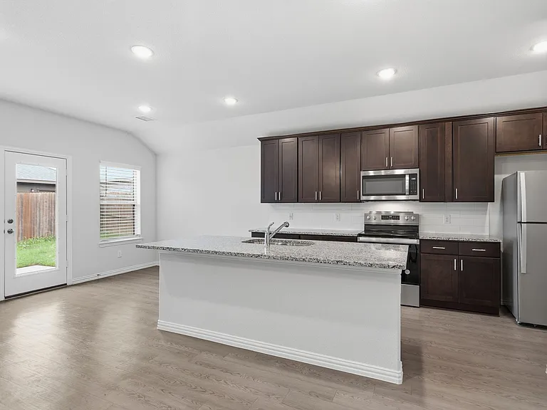 2202 Duke St — Photo 8