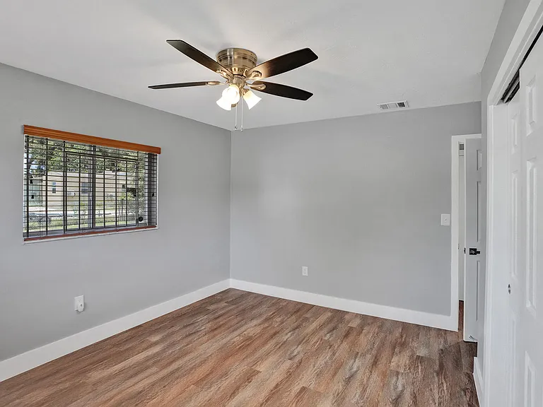 2145 NW 100th St — Photo 19