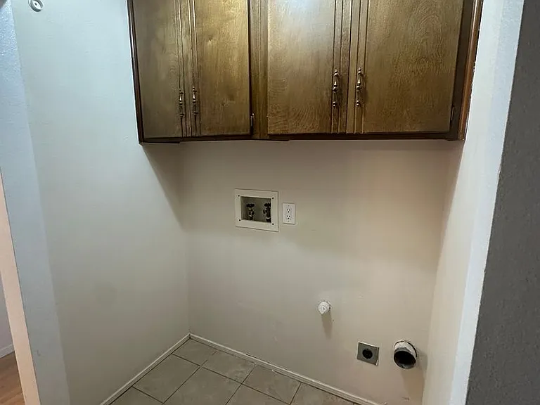 1411 Hickory St — Photo 10