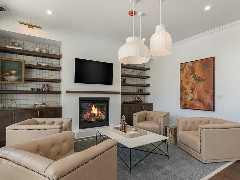 Luxe 360 on Centerpointe — Photo 34