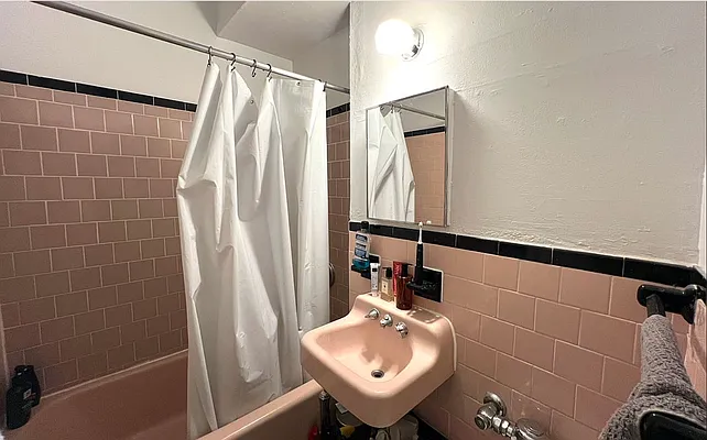 Rented by KNOCKKNOCK LLC | media 10