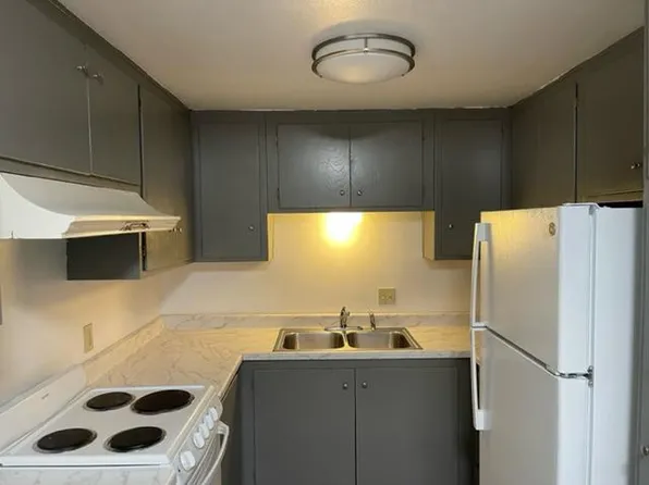 21301 Lake Shore Dr APT 8, California City, CA 93505