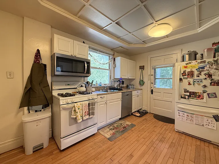 1008 W Huron St — Photo 9