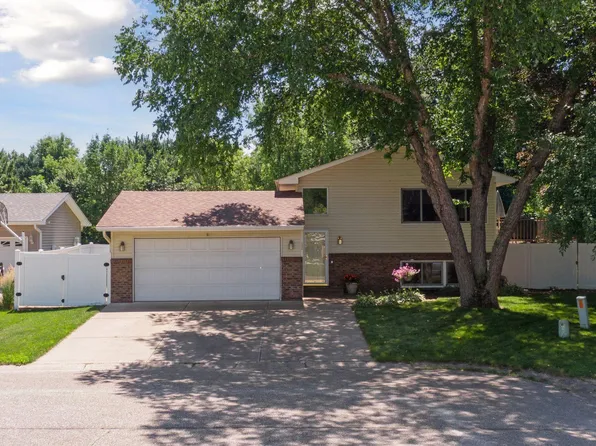 2396 Carlsbad Plz, Woodbury, MN 55125
