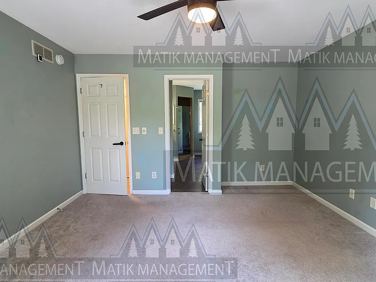 1420 Ridge Cliff Ln NE — Photo 38