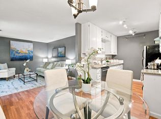24 Emery Bay Dr, Emeryville, CA 94608