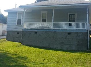 1822 Beaumont Ln, Lincolnton, NC 28092