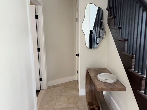 2nd image of 89-91 Chapman Pl #1