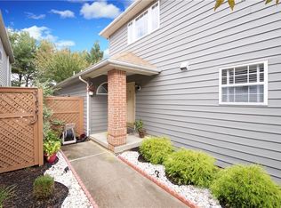 39 Inverness Ct, Monroe Township, NJ 08831