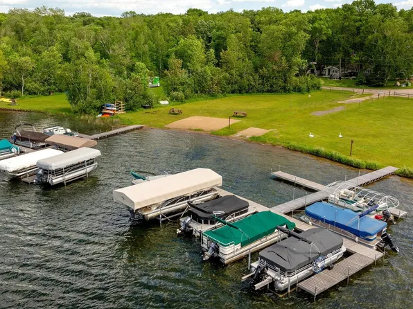 9037 2nd Ave, Breezy Point, MN 56472