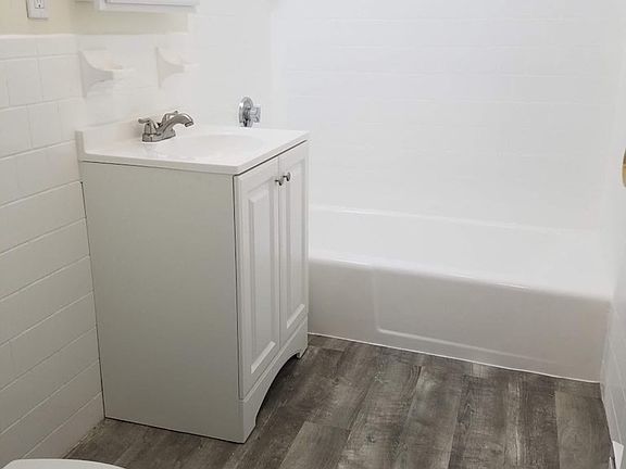 3rd image of 55 Elmwood Park APT 17