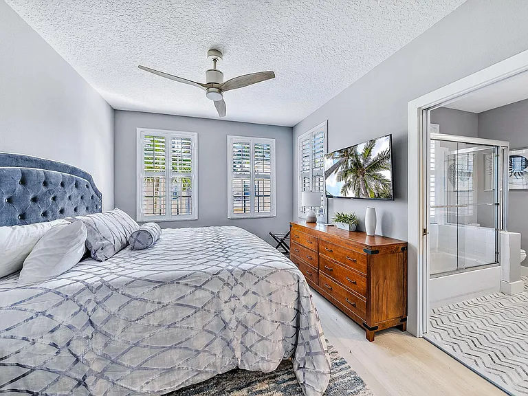 Resort Ln — Photo 18
