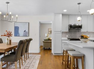 8664 N Manor Ct, Fox Pt, WI 53217