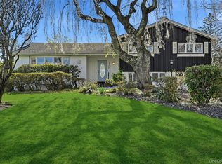17 Manning Dr, East Northport, NY 11731