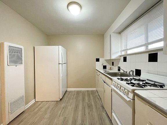 5th image of 1427 Otis St #4