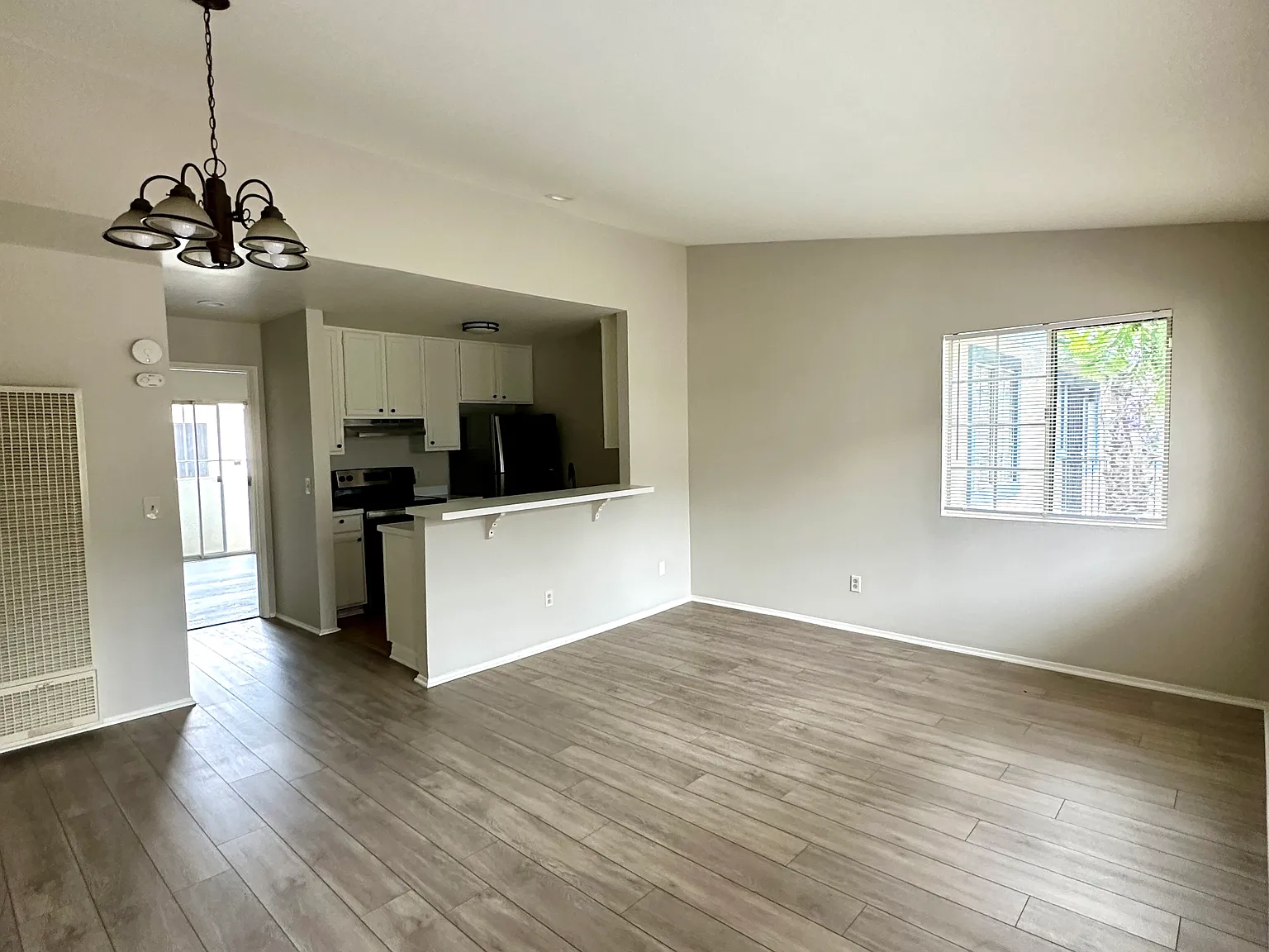 1 bed, 750 sqft, $1,895 — Photo 2