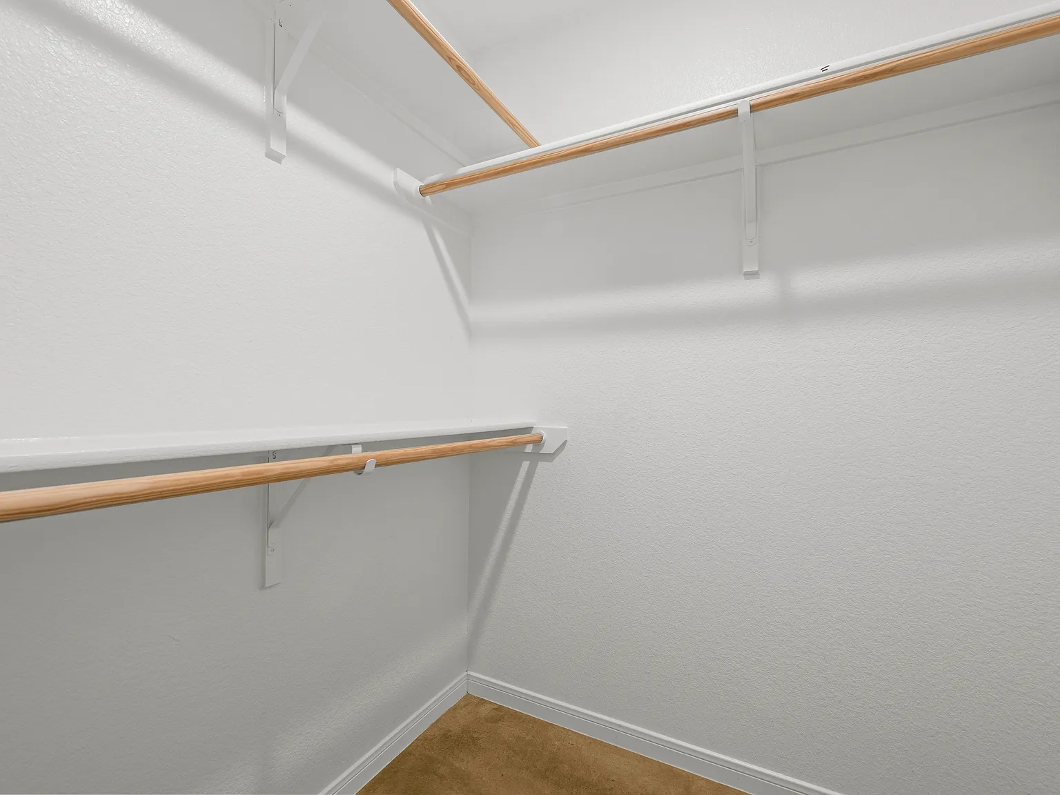 2 bed, 1150 sqft, $1,350 — Photo 3