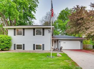 6749 36th St N, Oakdale, MN 55128