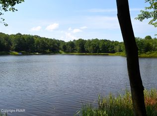 1131 Kinta Cir, Pocono Lake, PA
