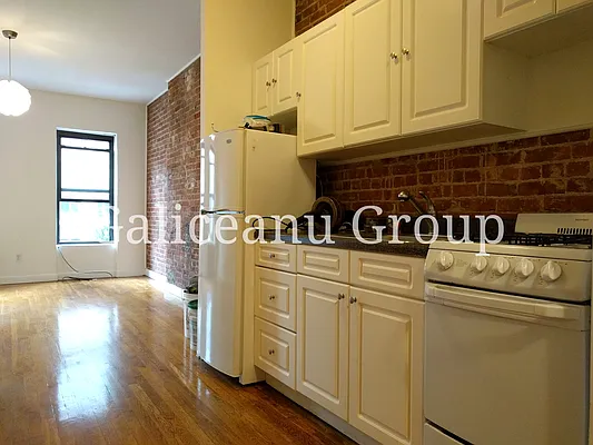 Rented by Lexington Real Estate Group | media 1
