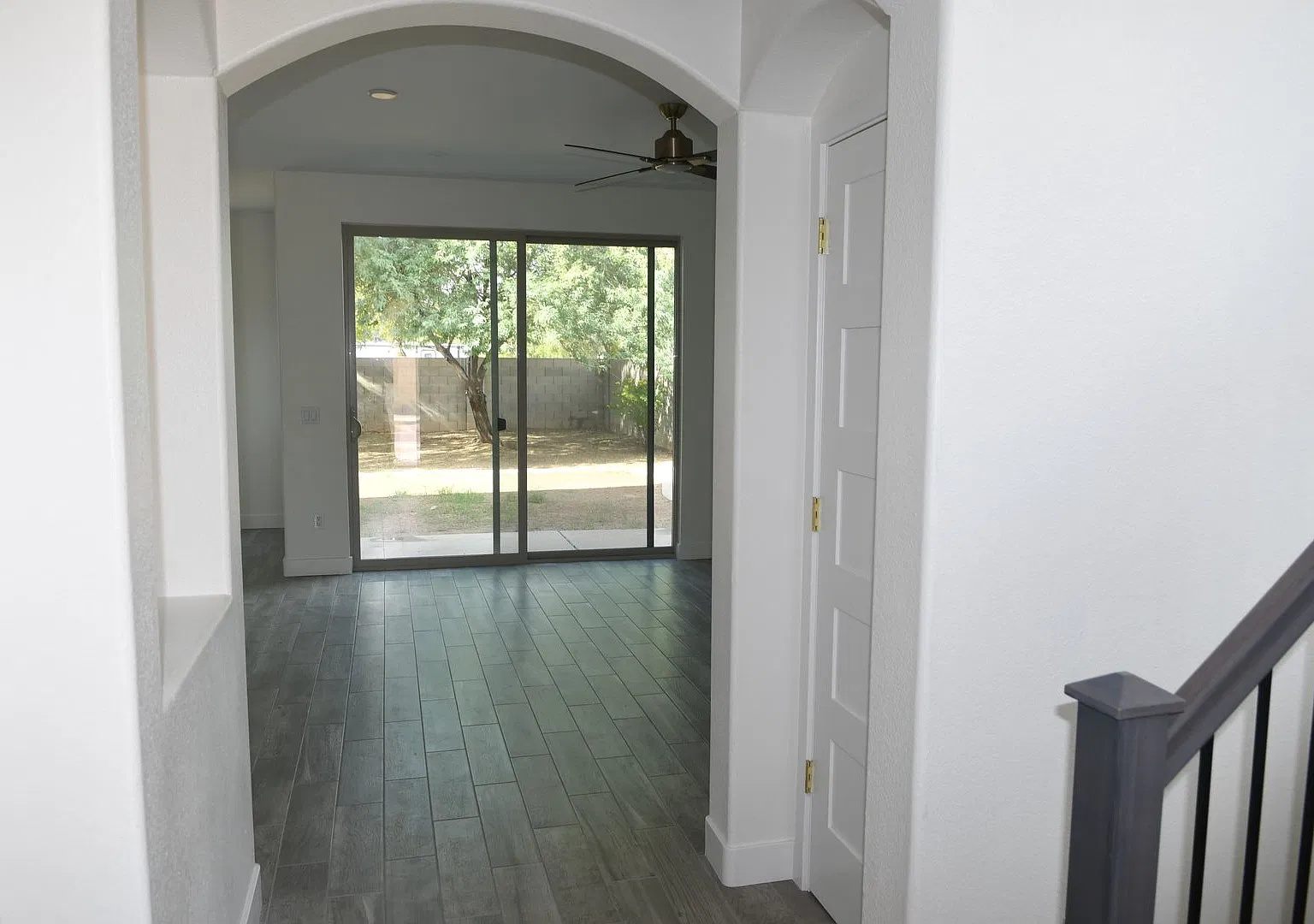 Updated 3 Br+Loft 2.5 Ba 2 Cg Home Near Loop 202 and Broadway in Phoenix — Photo 3