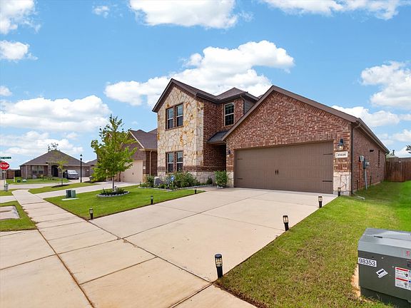 3rd image of 10616 Breezeway Dr
