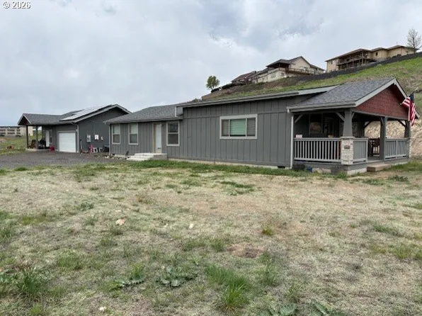 2221 NW Furnish Ave, Pendleton, OR 97801