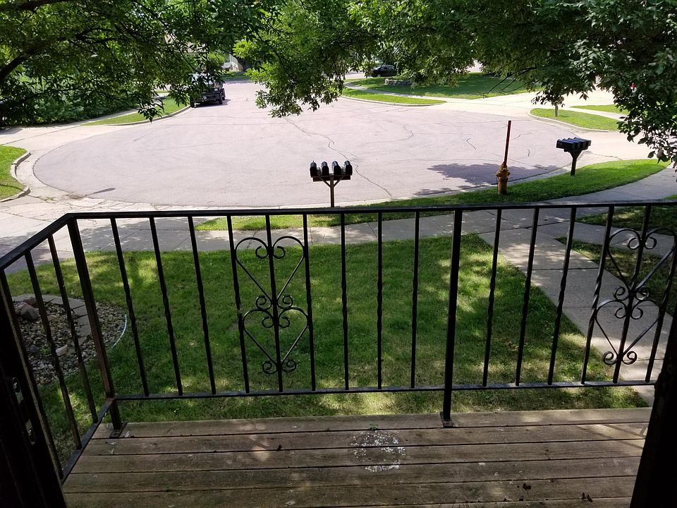 Personal Deck - quiet cul-de-sac
