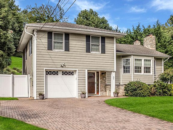 2nd image of 31 Meadowfield La Gln
