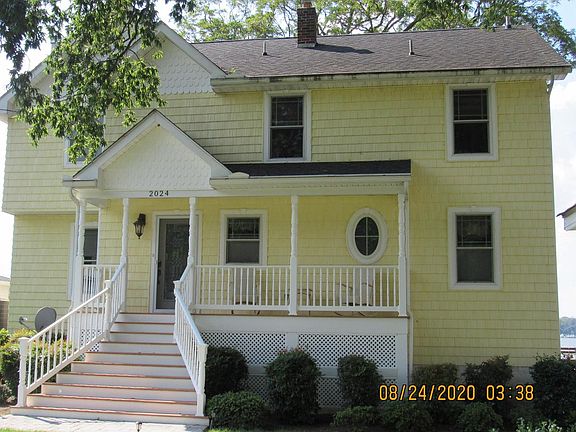 2nd image of 2024 Park Beach Dr