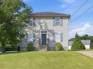 1204 Smalls Ct, La Vergne, TN 37086