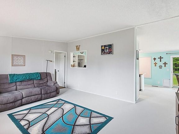3rd image of 202 Springridge Dr