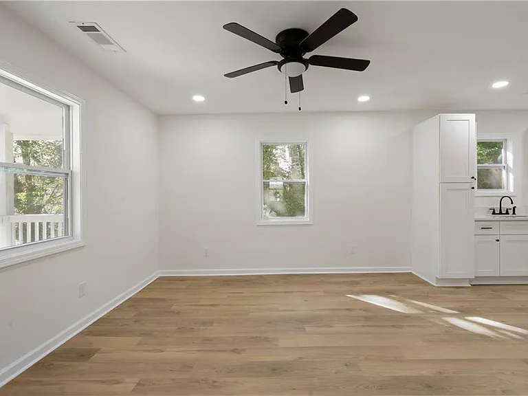 1015 Sims St SW — Photo 13
