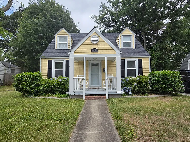 7407 Yorktown Dr — Photo 1