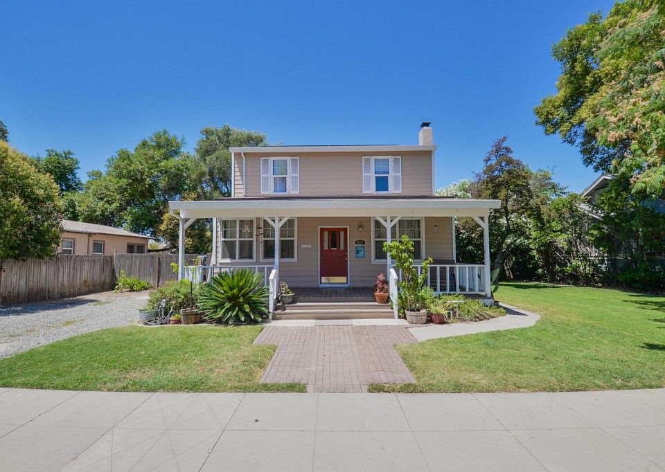 1st image of 820 G St