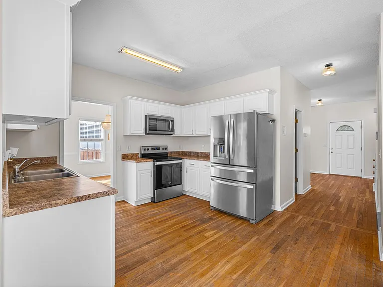 217 Derby Downs Dr — Photo 14