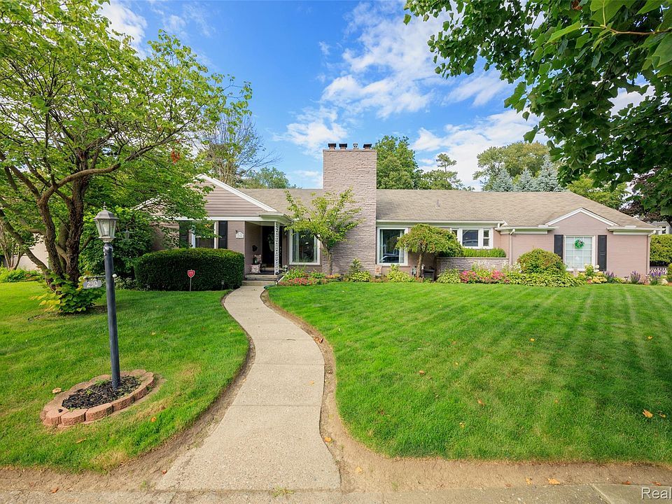 1st image of 290 Stephens Rd