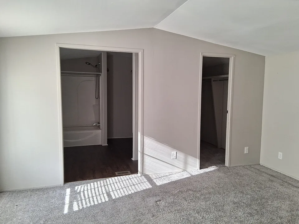 390 Clara St